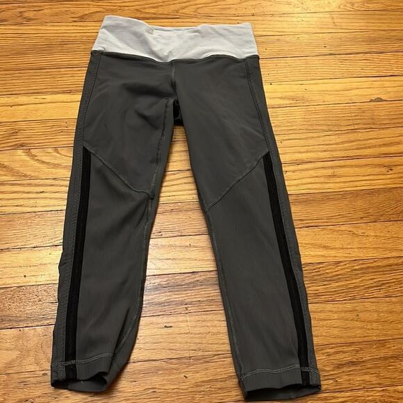 Lululemon Race With Grace Crop size 2 - Picture 7 of 14
